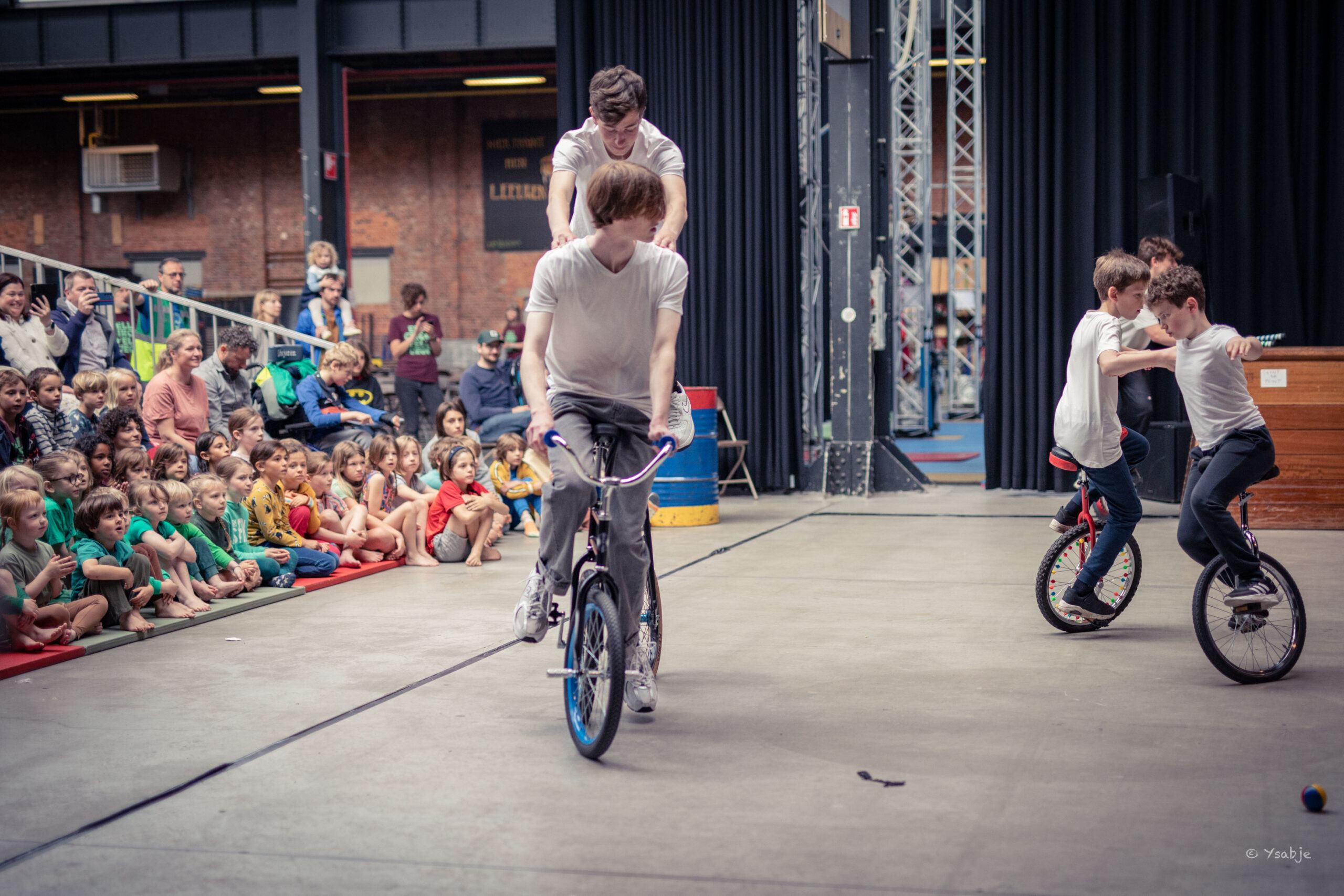 Ell Circo D'ell Fuego, Circus doen, Eenwieler, Foto: Ysabel Jongeneelen