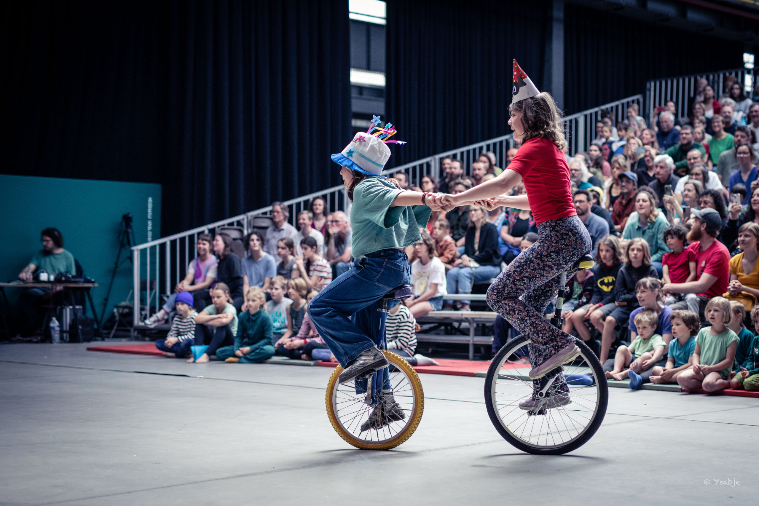 Ell Circo D'ell Fuego, Circus doen, Eenwieler, Foto: Ysabel Jongeneelen