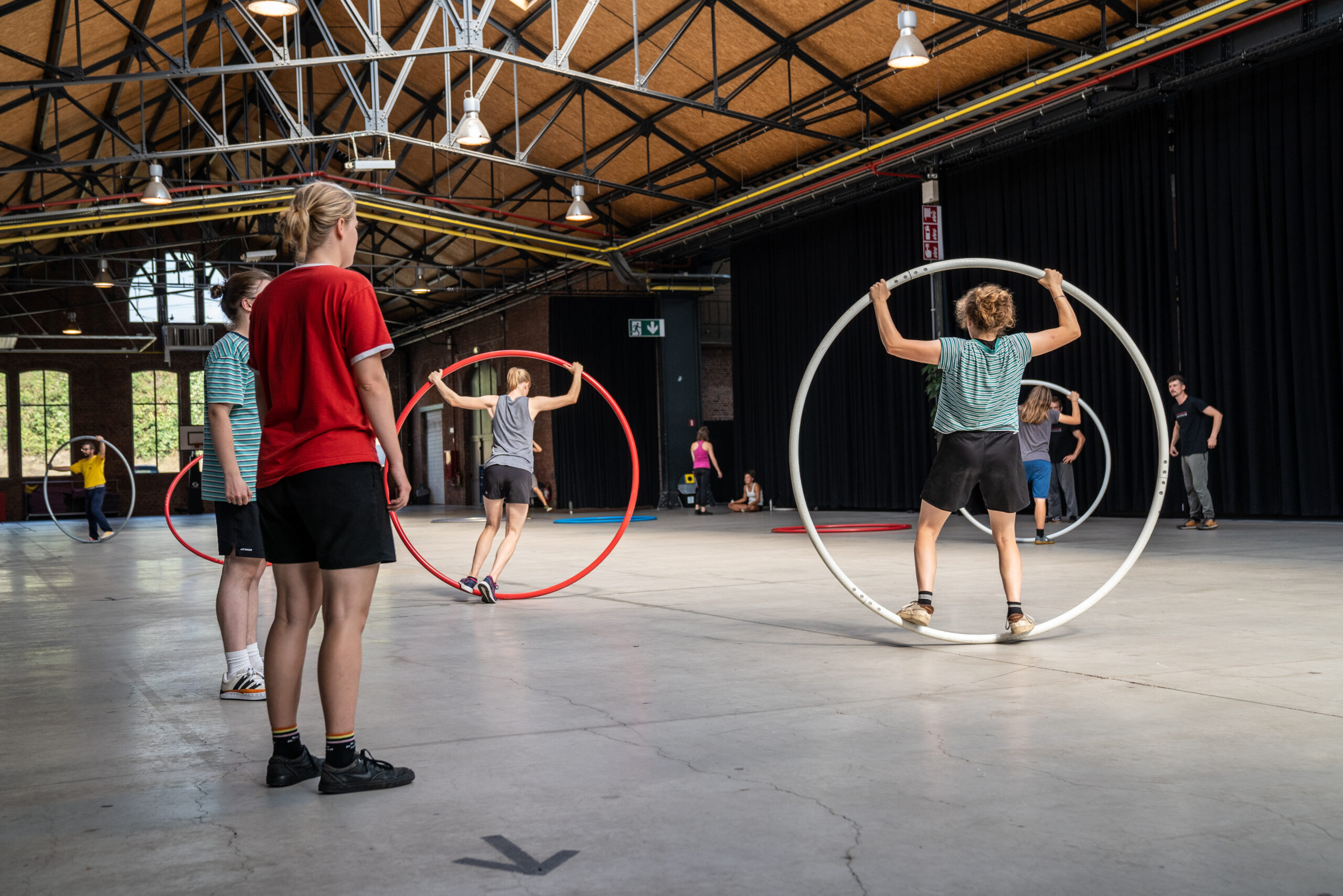 Ell Circo D’ell Fuego, Circus Doen, Circusles specialisatie Cyr Wheel, Foto: Philippe Smet
