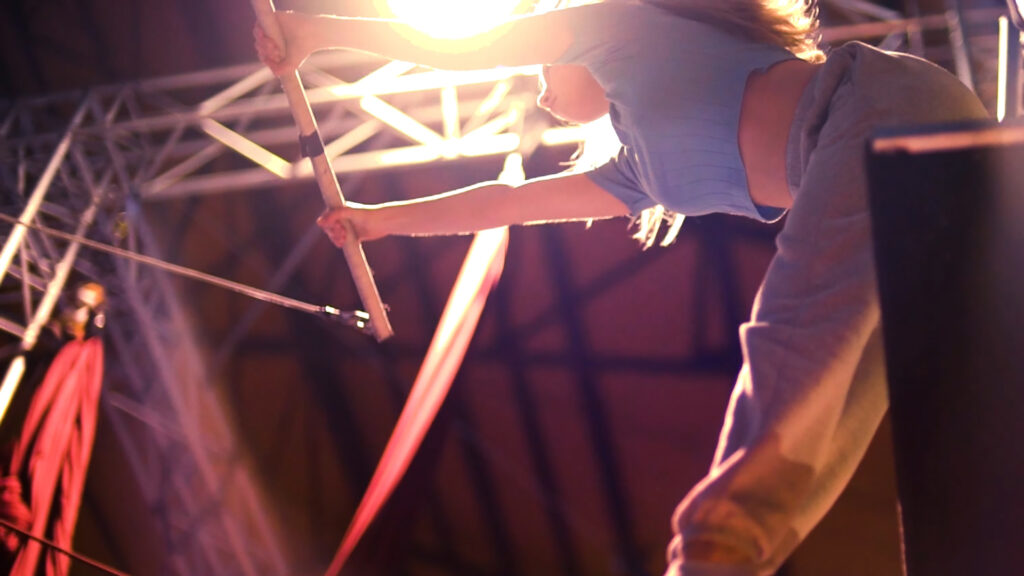 Ell Circo D’ell Fuego, Circus Doen, Circusles Vliegende trapeze, Foto: Jasper Léonard