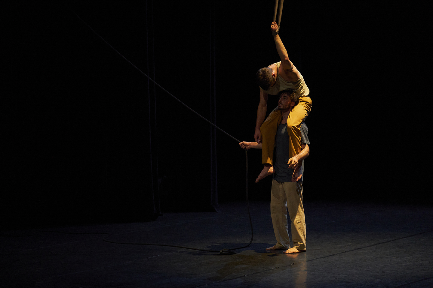 Ell Circo D'ell Fuego, Circus boeken, Maelstrom Alud Company, Foto: Jona Harnischmacher