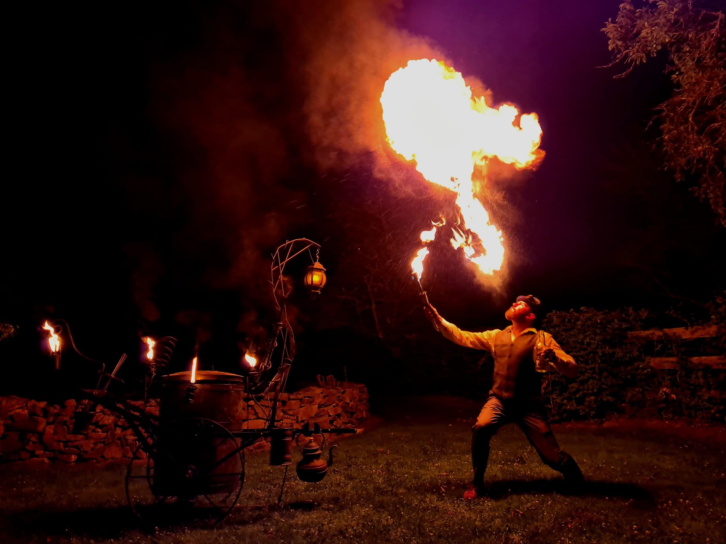 Ell Circo D'ell Fuego, Circus boeken, De Vuurkar, Compagnie That's it