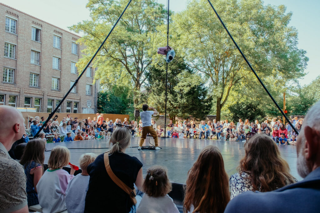Ell Circo D’ell Fuego, Circus boeken, Company Alud, Tangled Up, Foto: Cato Crevits